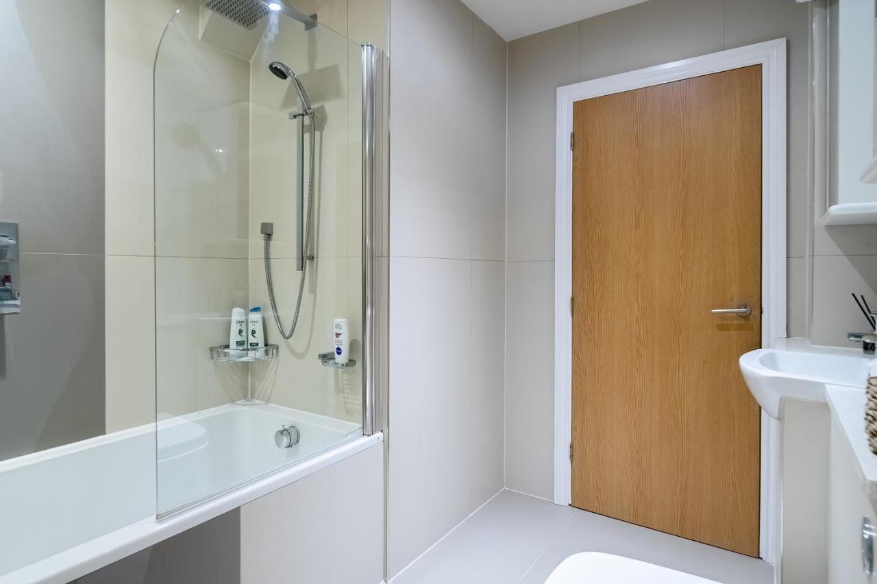 Chic 3 Bed Apartment Near London Bridge With Balcony Londres Exterior foto