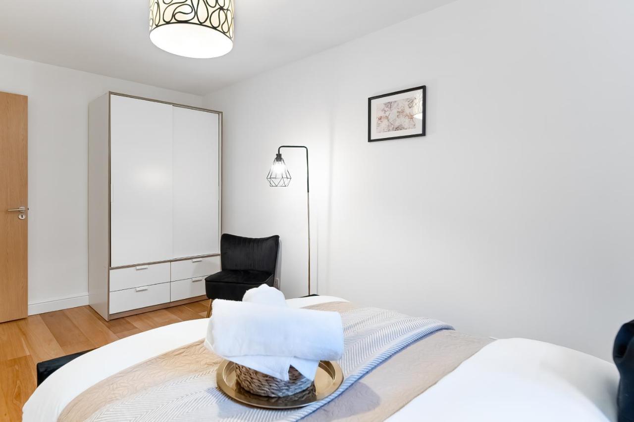 Chic 3 Bed Apartment Near London Bridge With Balcony Londres Exterior foto